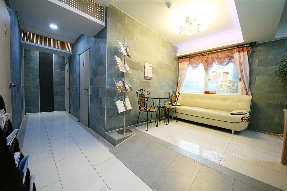 Myeongdong 2 2* Seoul