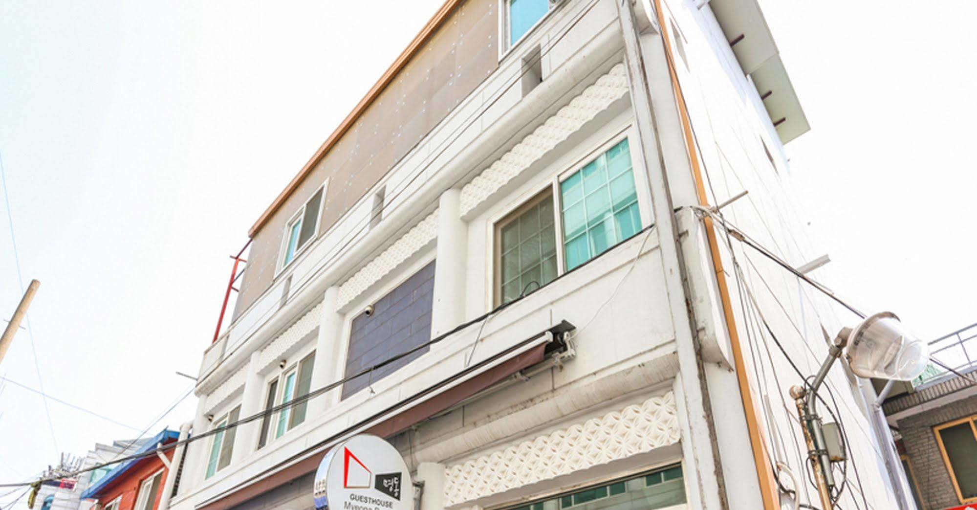 Myeongdong 2 2* Seoul