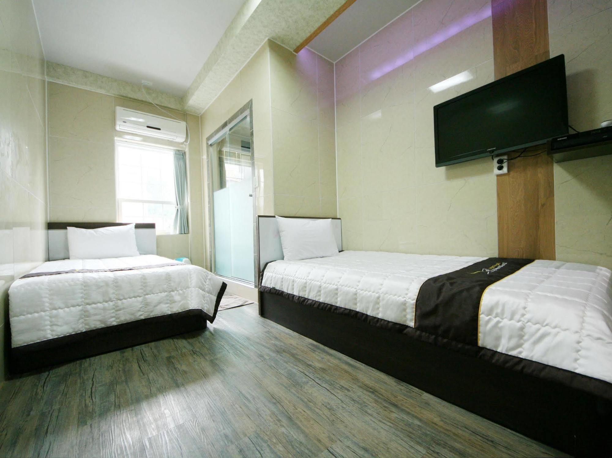 Myeongdong 2 Guest house 2*