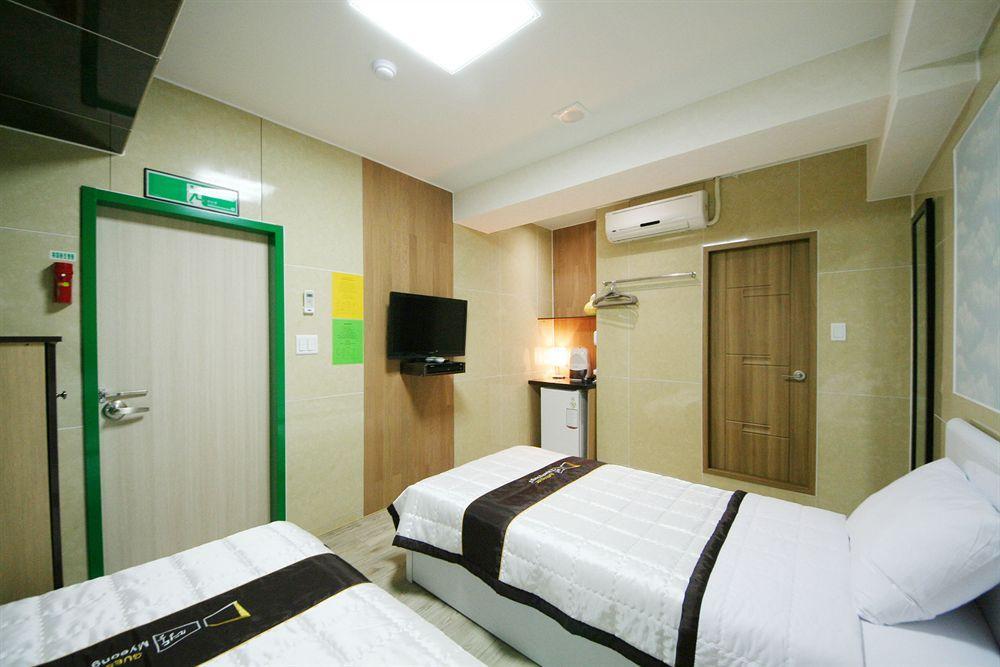 Myeongdong 2 2* Seoul